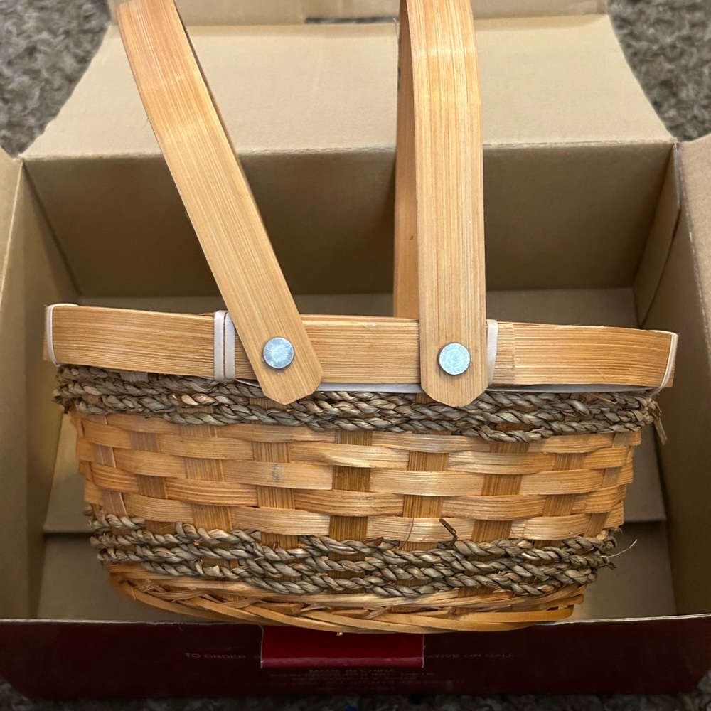 Avon Home Fragrance Collection Basket